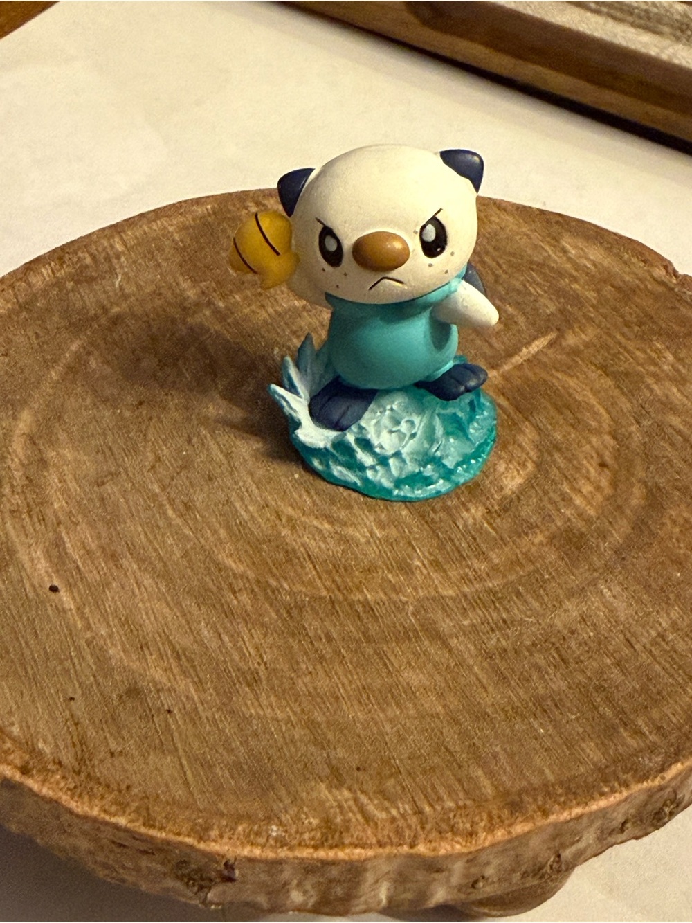 Rare Pokémon Oshawott Bandi Mini Figure